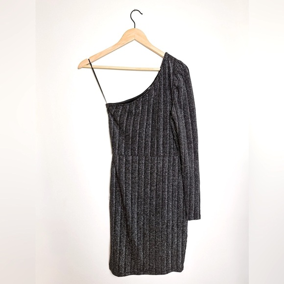 Vero Moda Wiona One Sleeve Dress - Black/Silver - Picture 2 of 4